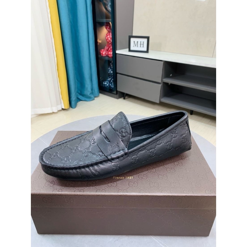 G*u*i leather shoes